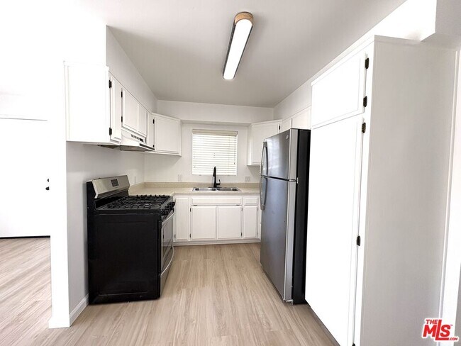 Building Photo - 559 Tico Rd
