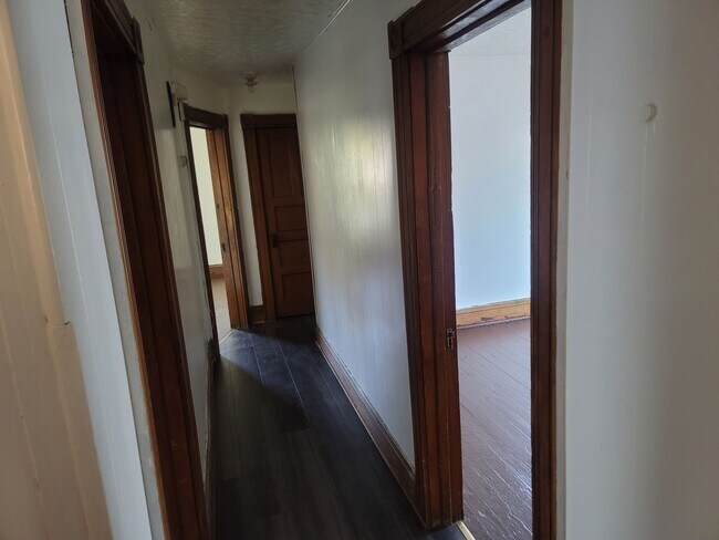 Building Photo - 293 Adams St