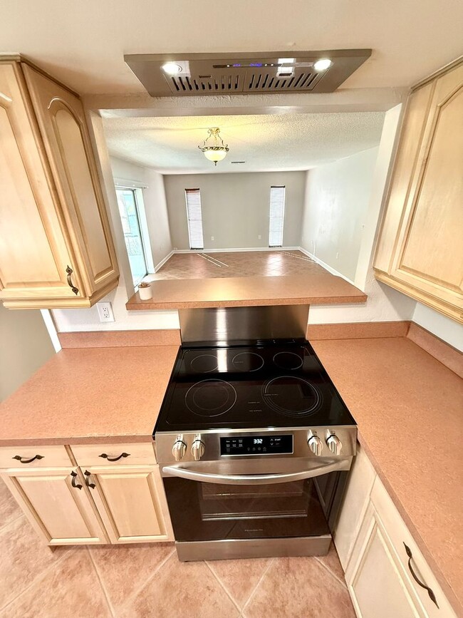 Building Photo - Beautiful 2 Bed • 2 Bath Single-Family Home in Beacon Groves