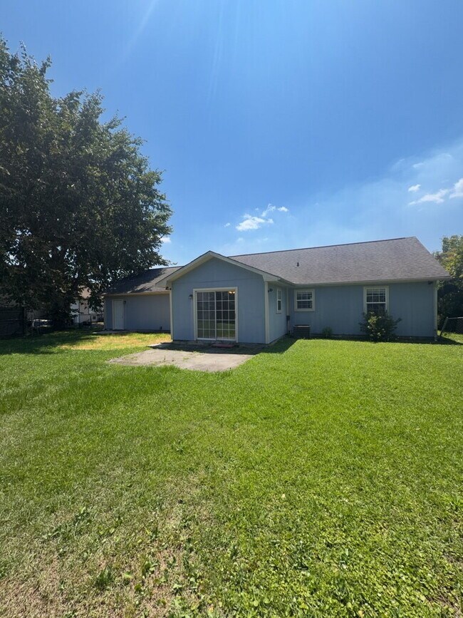 Building Photo - 436 Dion Dr