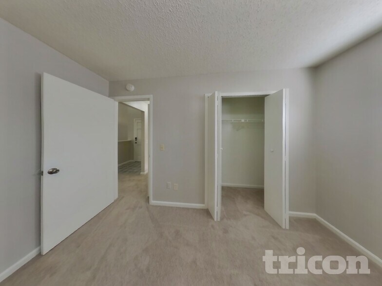 Building Photo - 2346 Blossom Ridge Dr N