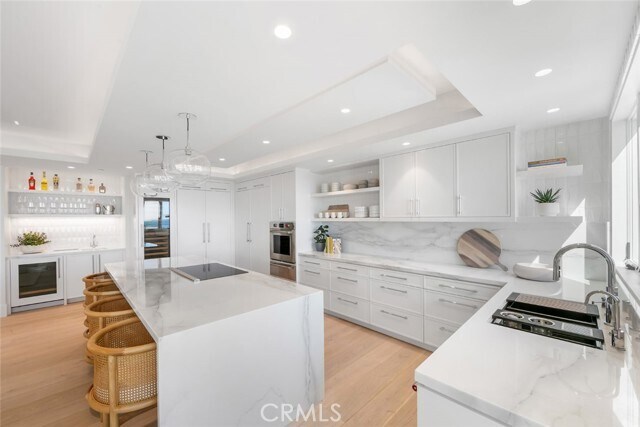 Building Photo - 3130 Breakers Dr