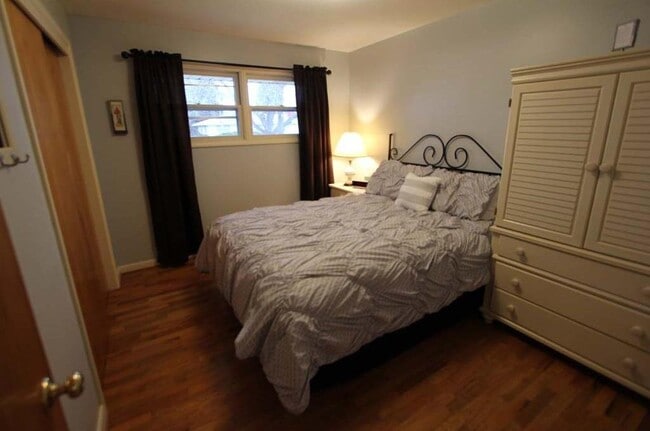 Building Photo - 2646 Yellowstone Ave