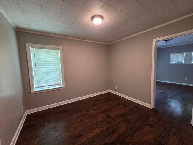 Building Photo - 3447 Dunn Ave
