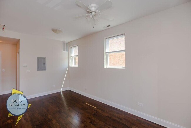 Building Photo - 647 W Deming Pl