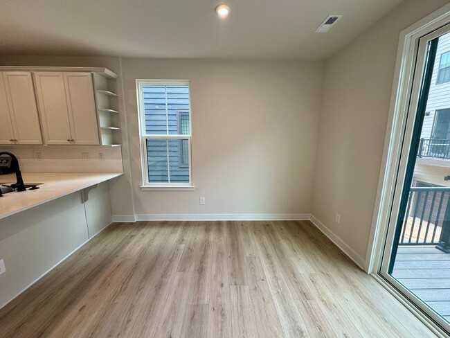 Building Photo - New Construction in Southend