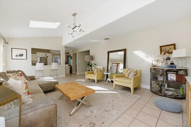 Building Photo - 14 Vinton St