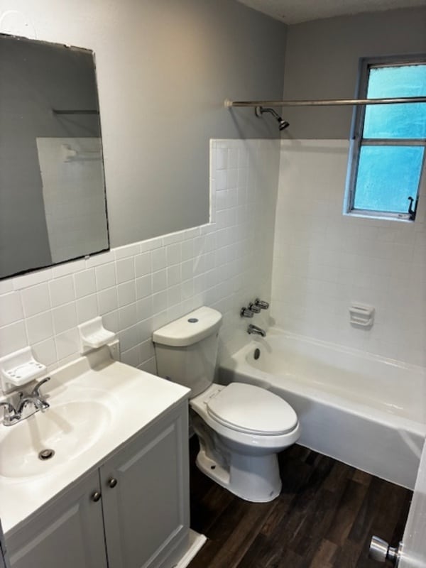 Building Photo - 1160 Comanche St