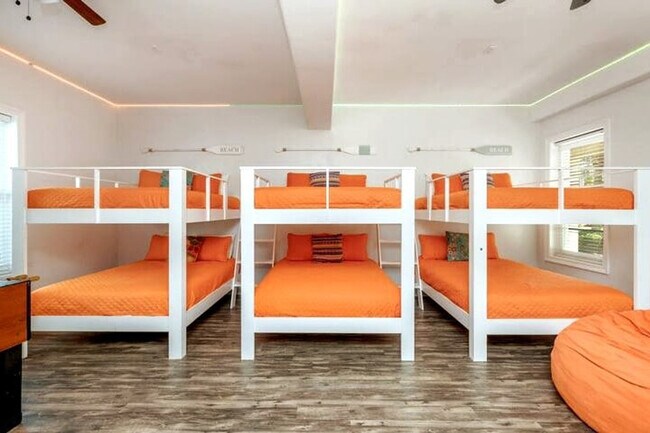 Building Photo - 2825 Scenic Hwy 98