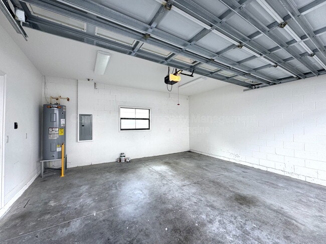 Building Photo - 2865 Mayer St