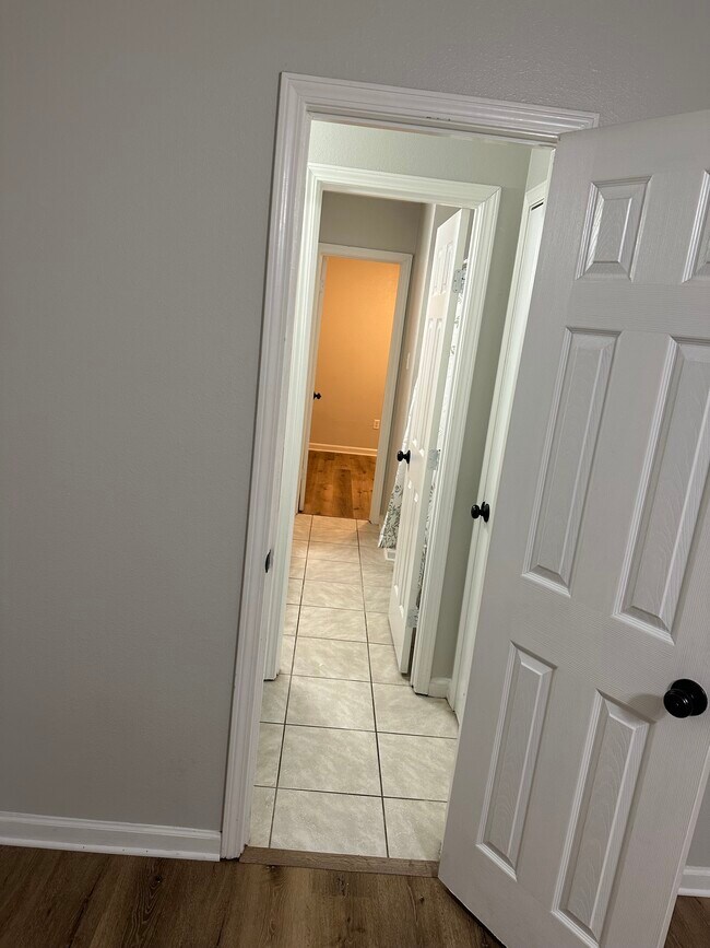 Building Photo - 14732 Hooper Rd