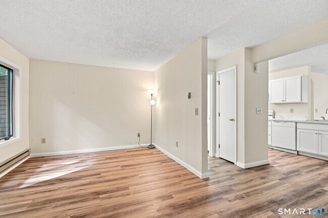 Building Photo - 44 Tolland Ave