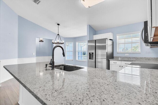Building Photo - 1708 Blue Lake Cir