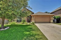 Building Photo - 305 Saddle Ridge Dr