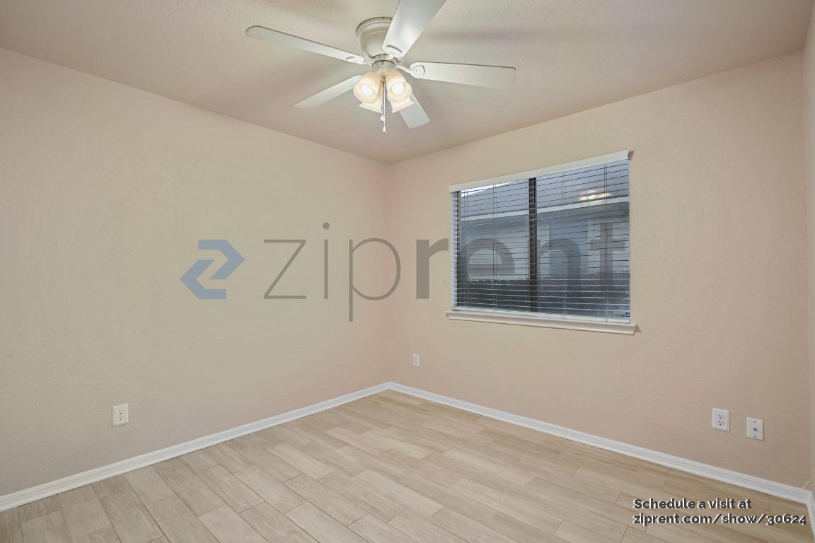 Building Photo - Unit