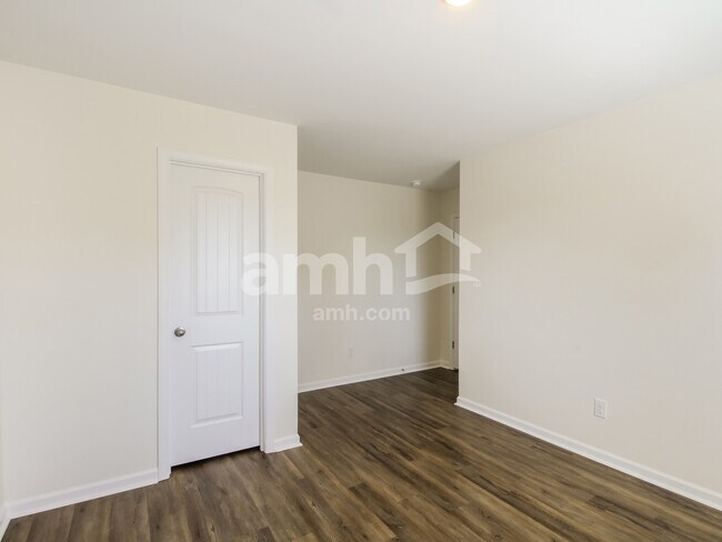Building Photo - 1386 John Swann St