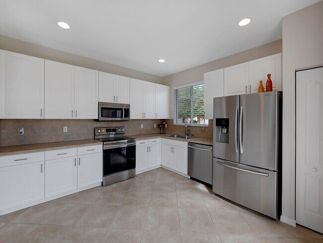 Building Photo - 9563 SW Flowermound Cir