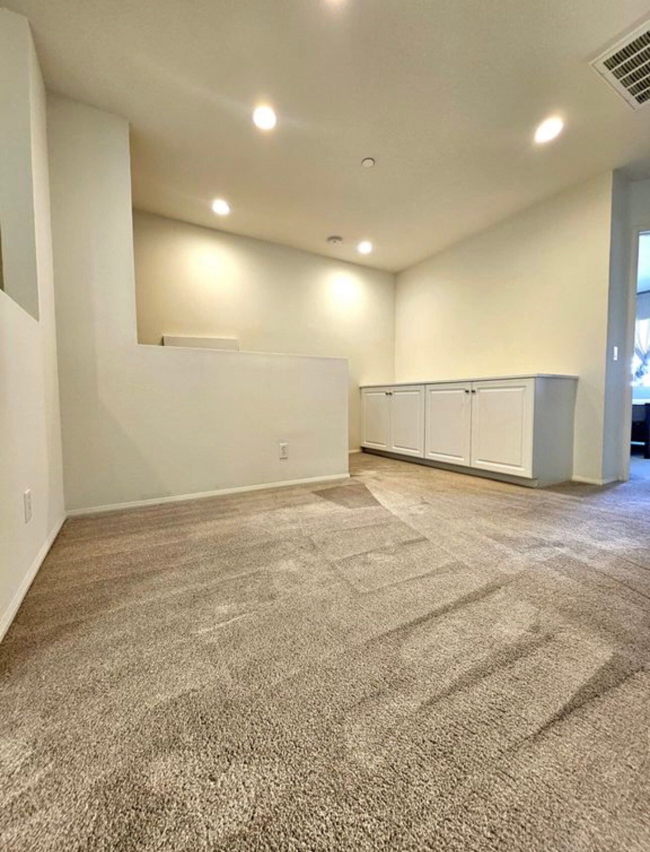 Building Photo - 37 Bijou