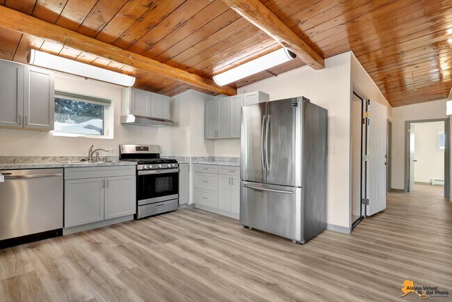 Building Photo - 408 E Manor Ave