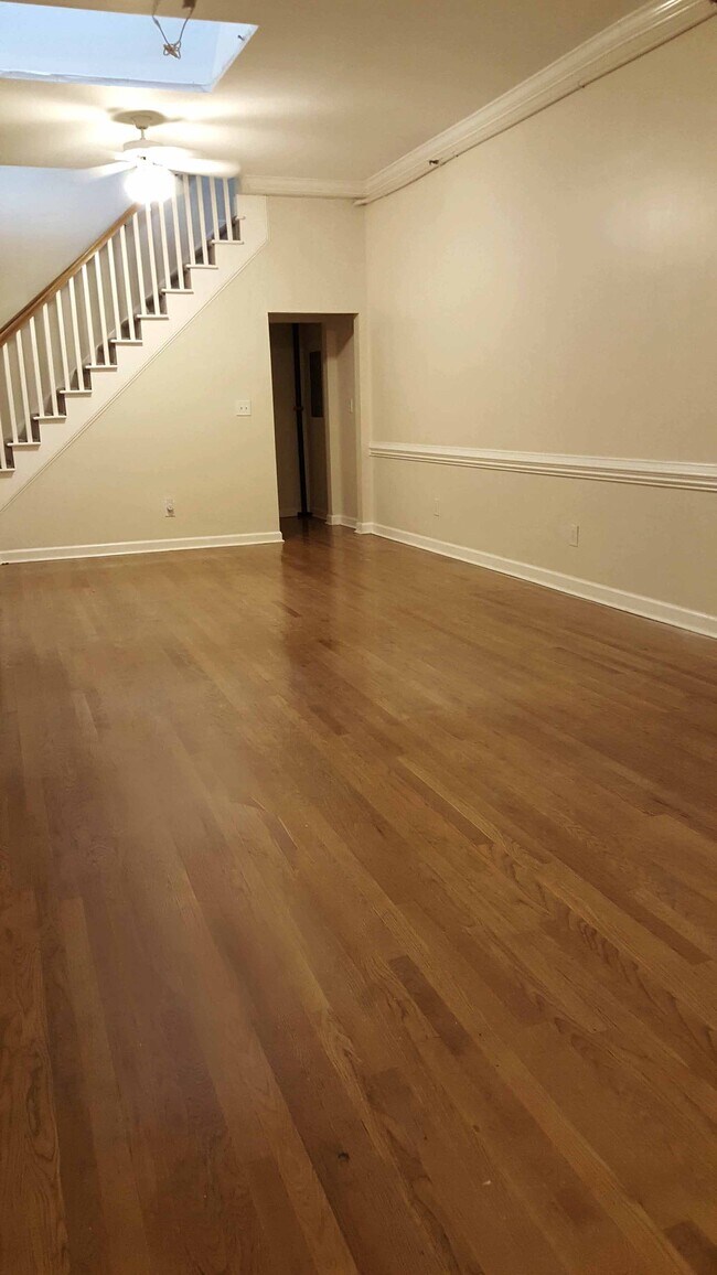 living area - 320 S Elm St