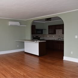 Building Photo - 318 S Main St