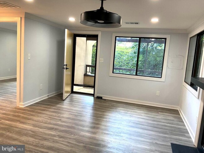 Building Photo - 18403 Bishopstone Ct