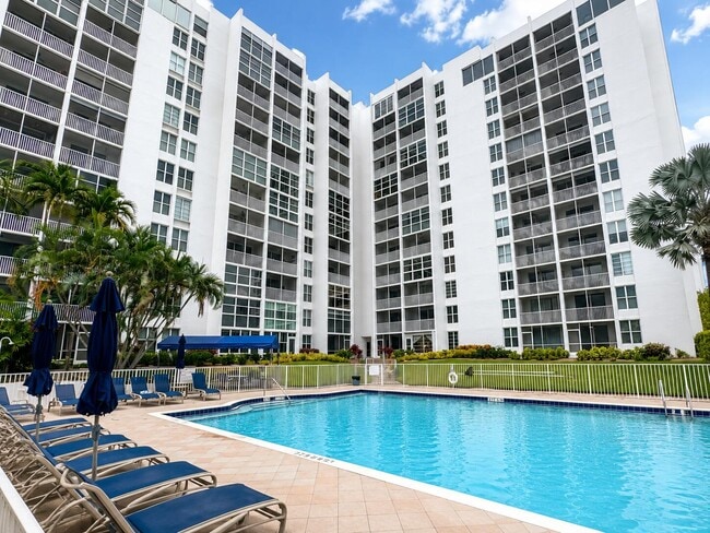 Building Photo - 1391 S Ocean Blvd