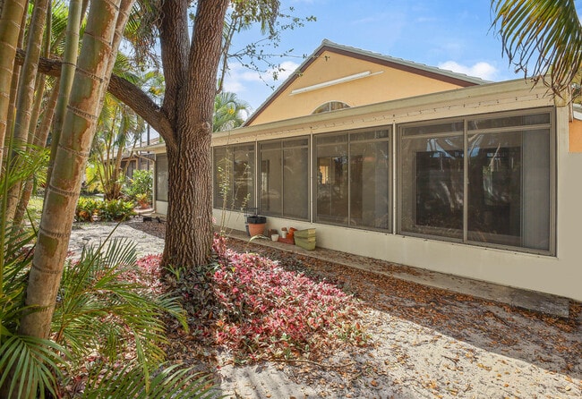 Building Photo - 13596 Weyburne Dr