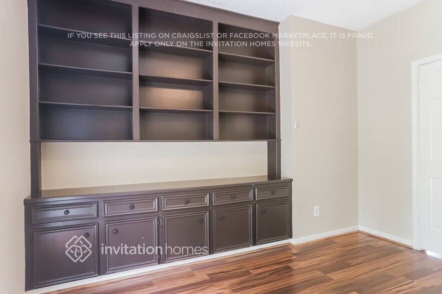 Building Photo - 20211 Hampshire Rocks Dr