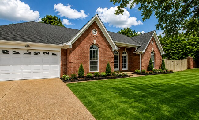 Building Photo - 5624 Annandale Dr