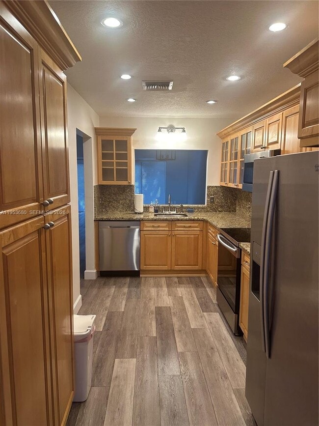 Building Photo - 458 SE 14th St