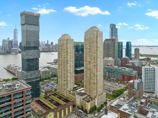 Building Photo - 88 Morgan St