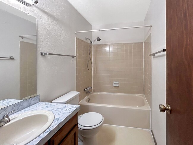 Building Photo - $0 DEPOSIT OPTION. CENTRALLY LOCATED 4 BEDROOM SPLIT LEVEL HOME IN WESTMINSTER!