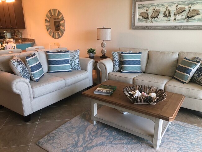 Living room with SMART TV and Spectrum - 17006 Vardon Ter