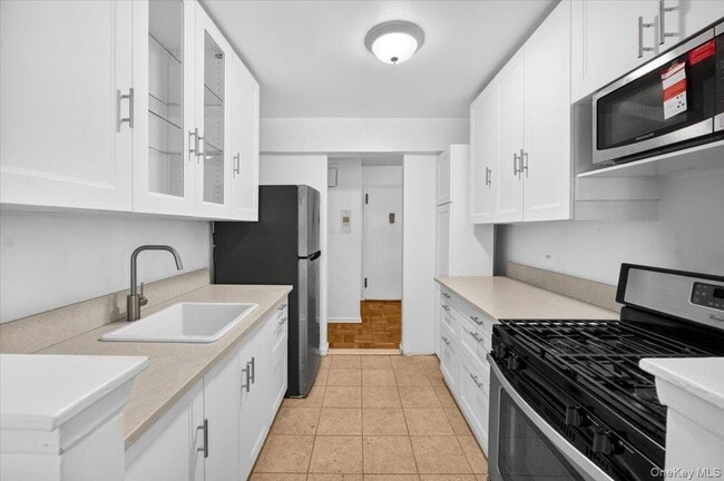Building Photo - 37-30 73rd St