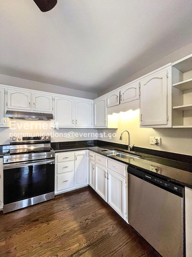 Building Photo - 408 Malibu Canyon Dr