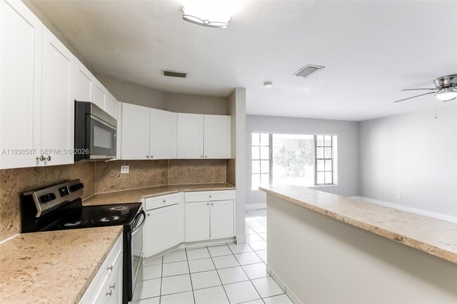 Building Photo - 1315 NE 203rd St