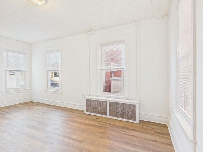 Building Photo - 1099 2nd St