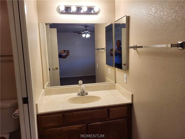 Building Photo - 454 Riverfront Dr