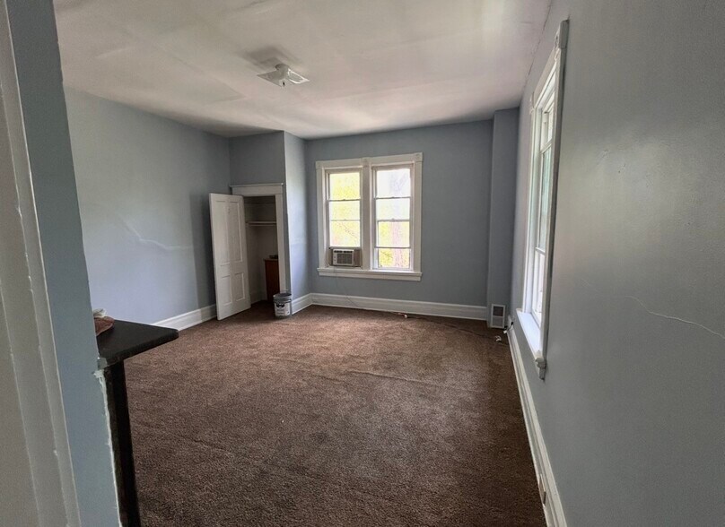 Building Photo - 243 Fosdick St