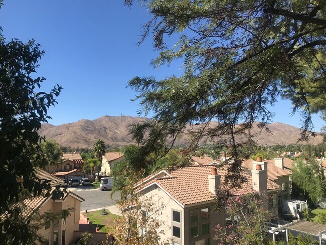 Building Photo - Moreno Valley 4 Bedroom Home Located in Sunnymead Ranch