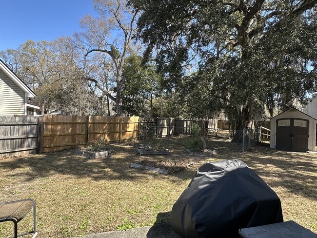 Building Photo - 36 Country Walk Dr