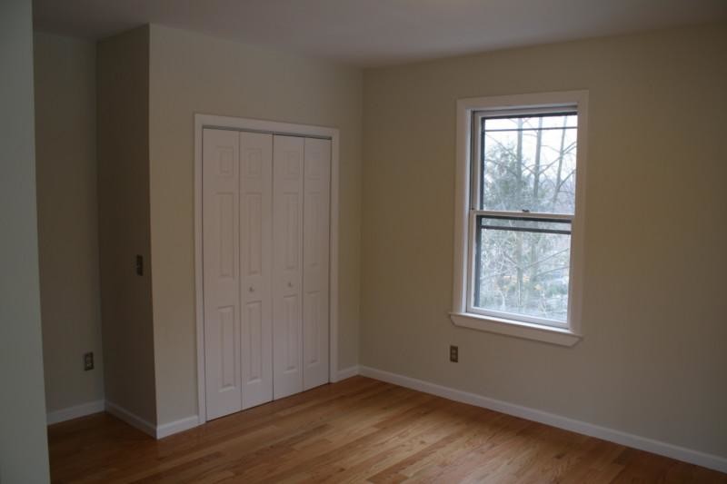 Building Photo - 839 Parker St