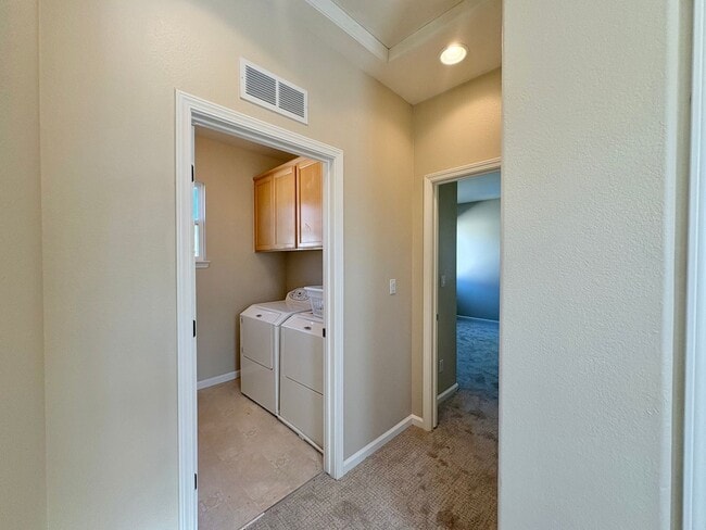 Building Photo - Beautiful 4 Bed 2.5 Bath Garin Ranch Home