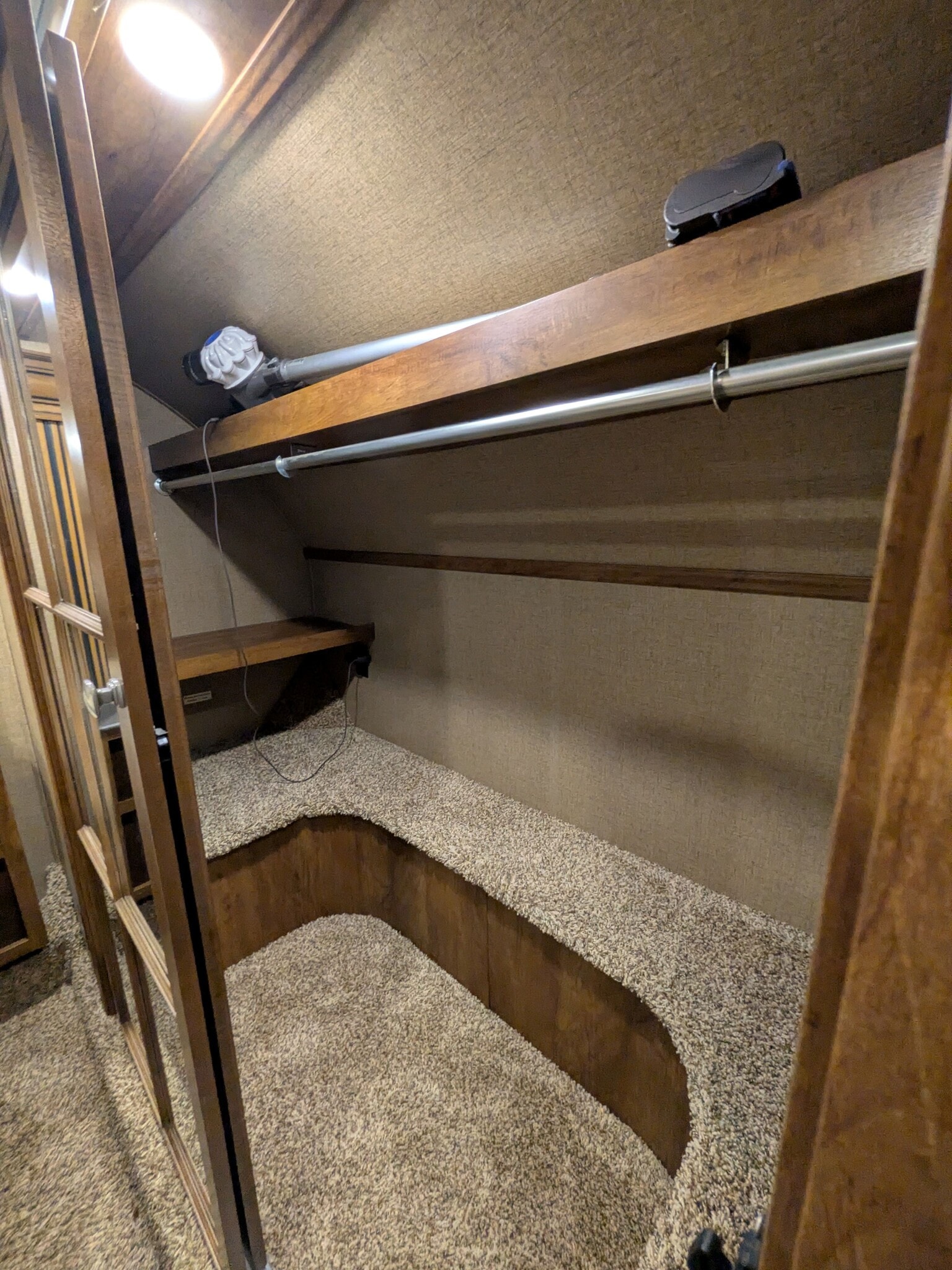 Building Photo - 1054 Cross Springs Ct