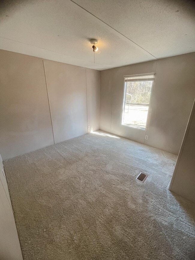 Building Photo - 1035 Haws Run Rd