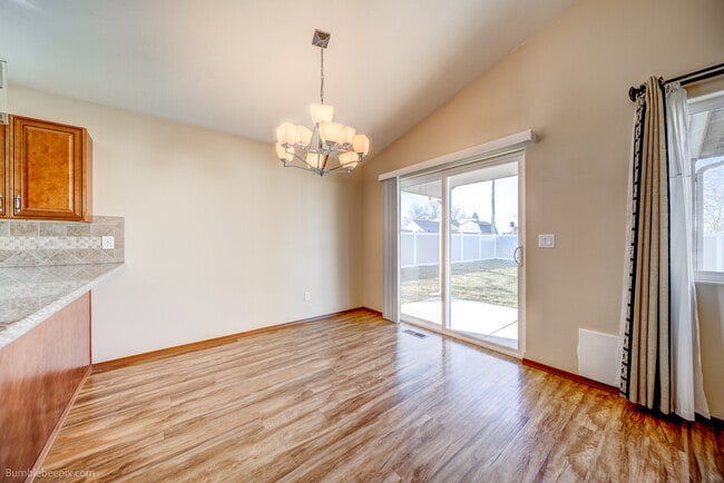 Building Photo - 1923 N Nelson St