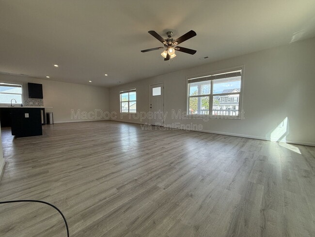 Building Photo - 990 Ebb Tide Dr