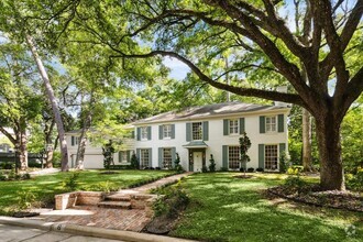 Building Photo - 8 Pine Forest Cir