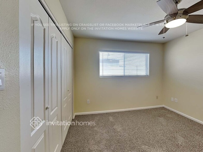 Building Photo - 2911 W Laurel Ln
